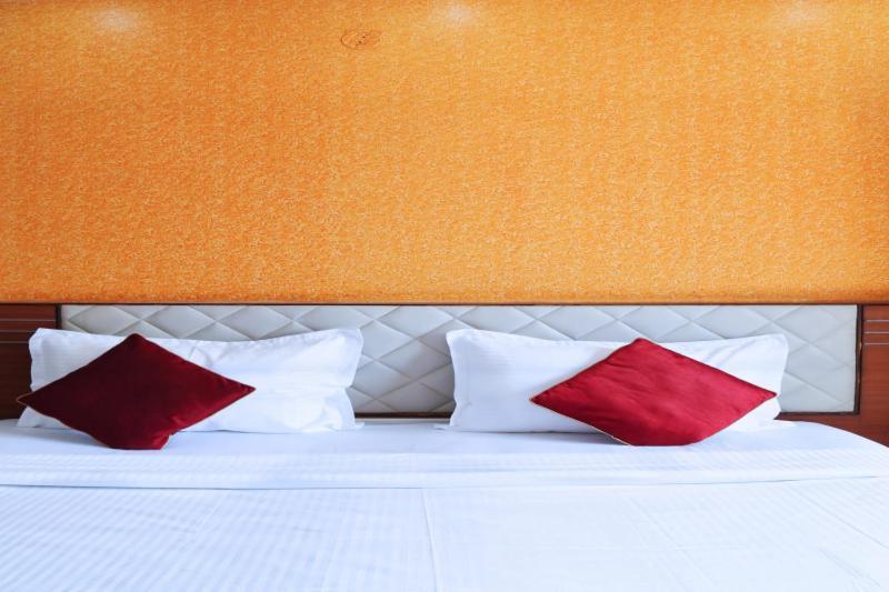 Business Inn Bangalore Exterior photo